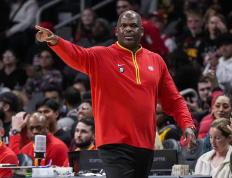 莱万多夫斯基遭遇二十持续失利，老鹰教练压力巨大！比赛高潮迭起的简单介绍